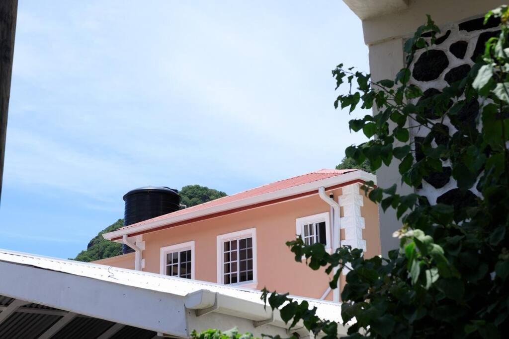 Maggie'S Inn Soufrière Exteriör bild
