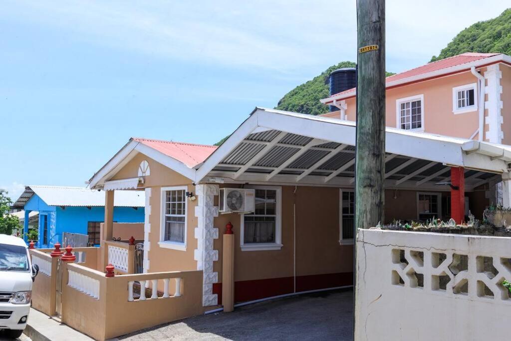 Maggie'S Inn Soufrière Exteriör bild